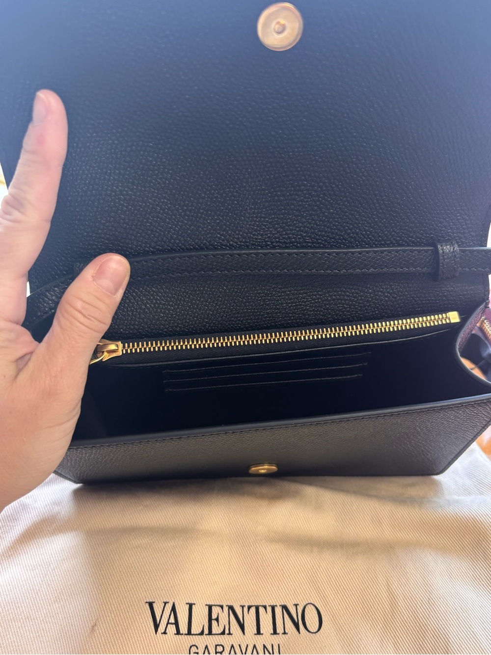 Valentino Garavani VLogo signature black leather mini bag - Picture 4 of 4